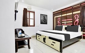 Hotel O J3 Luxury Rooms